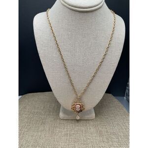 Vintage Sarah Coventry Signed Gold Tone Cameo White Faux Pearl Pendant Necklace